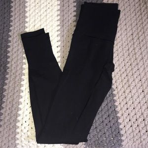 Size 8 lulu “wunder under” leggings (hi-rise)